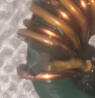 Nahaufnahme einer Spule mit Kupferdraht