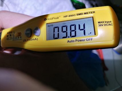 Digitalmultimeter mit Messwert 09.84