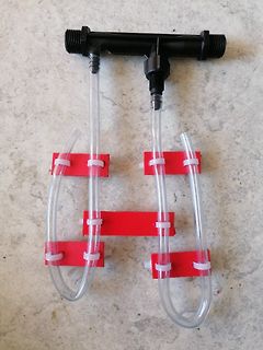 Aufbau mit Schläuchen und schwarzem T-Stück