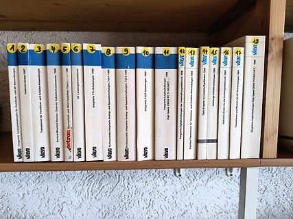 Reihe von Valvo Fachbüchern über Elektronik