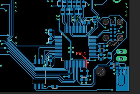 Ausschnitt eines PCB-Layouts mit Markierung Pin 1