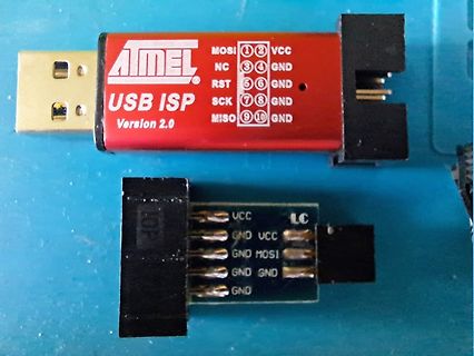 Atmel USB ISP Programmer und Anschlussbelegung