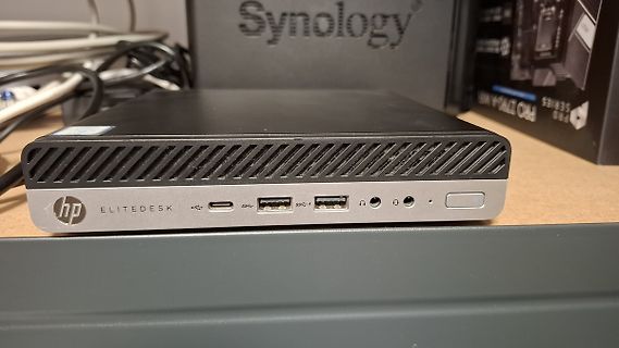 Rückansicht eines HP EliteDesk Mini-PCs