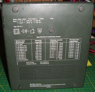 Typenschild eines Akku-Ladegeräts