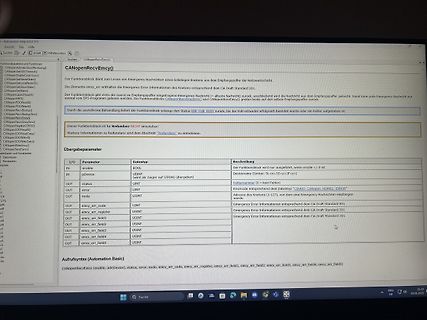 Abfotografierter Bildschirm einer Software-Dokumentation