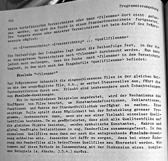 Foto einer Buchseite über C-Präprozessor