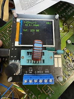 Bestückte Leiterplatte mit Display und Spule