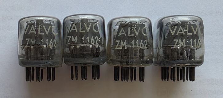 Vier Valvo ZM 1162 Elektronenröhren
