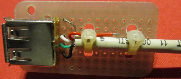 USB-Anschluss auf Lochrasterplatine mit Kabelbefestigung