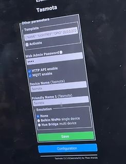 Foto eines Tasmota Web-Interfaces auf einem Bildschirm