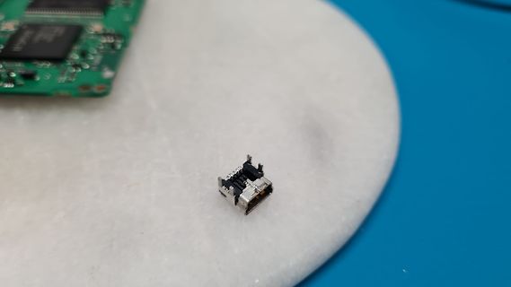 Mikro-USB-Buchse und Leiterplatte