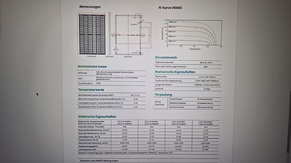 Datenblatt eines Solarmoduls mit technischen Spezifikationen