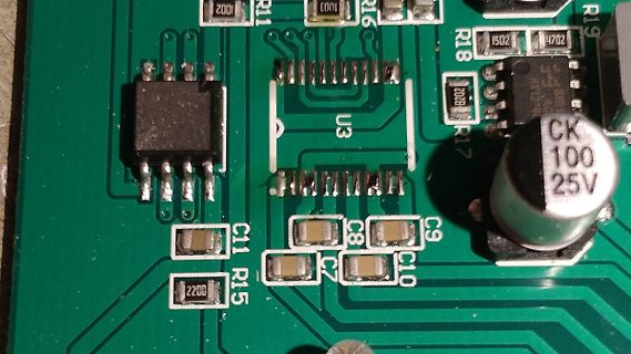 Nahaufnahme einer Leiterplatte mit SMD-Bauteilen