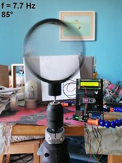 Versuchsaufbau mit rotierendem Ring und Mikrocontroller-Platine