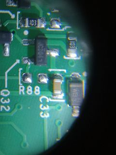 Makroaufnahme einer Leiterplatte mit SMD-Bauteilen