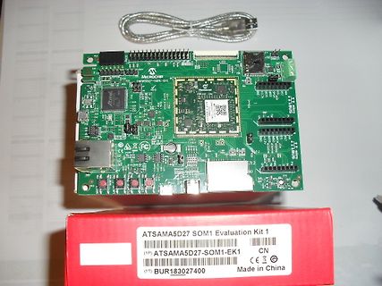ATSAMA5D27 SOM1 Evaluation Kit mit Verpackung