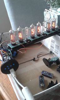 Aufbau mit Nixie-Röhren und Mikrocontrollern