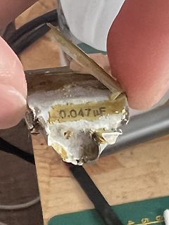 Beschädigter Elektrolytkondensator