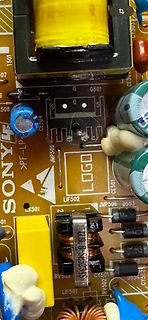 Nahaufnahme einer Leiterplatte mit elektronischen Bauteilen