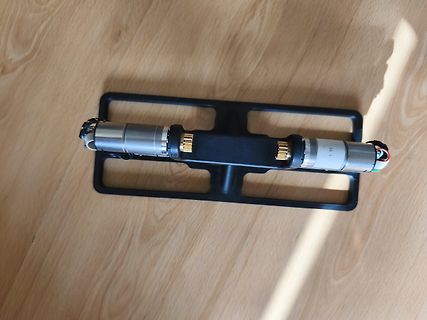 Messsonde oder Sensor in Halterung auf Holzboden