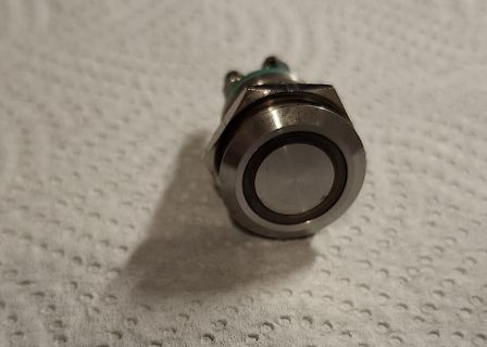 Metallischer Drucktaster