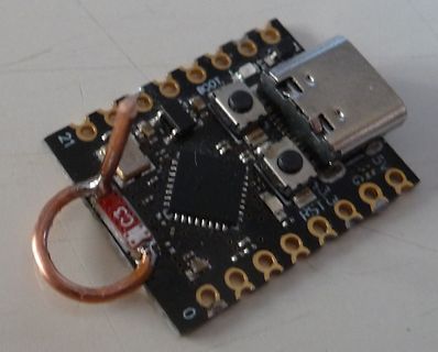 Mikrocontroller-Board mit Kupferdraht-Antenne