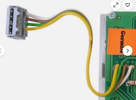 Steckverbinder und Kabel an Leiterplatte