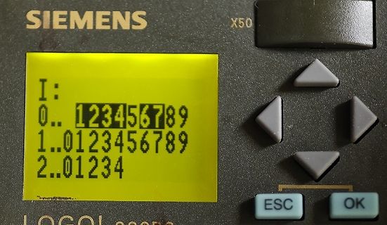 Display eines Siemens Geräts mit Menüoptionen