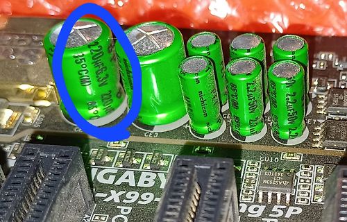 Elektrolytkondensatoren auf einer Leiterplatte