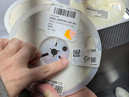Bauteilrolle mit Kondensator-Etikett