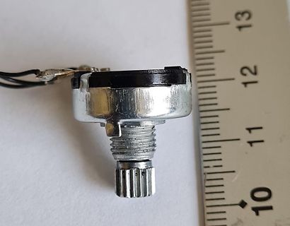 Potentiometer neben Lineal