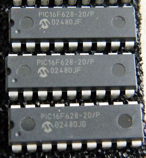 Drei PIC16F628-20/P Mikrocontroller