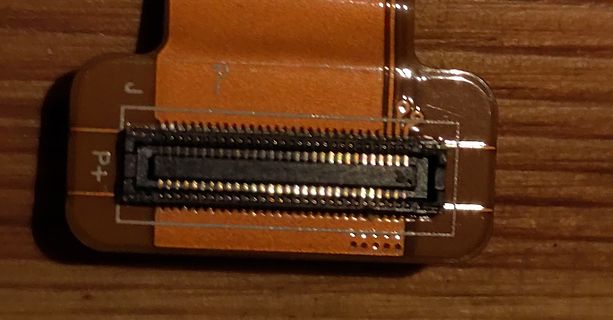 Flexibles Flachbandkabel mit Anschlussstecker