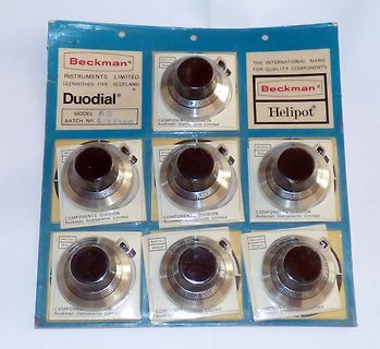 Sechs Beckman Helipot Potentiometer auf Verpackung