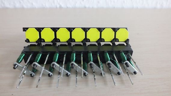 Reihe von elektromagnetischen Relais