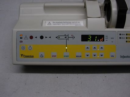 Fresenius Spritzenpumpe mit Display und Bedienelementen