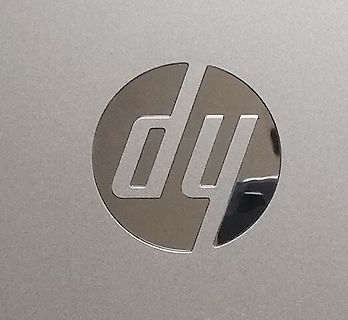 HP Logo auf Gehäuseoberfläche