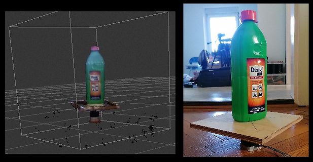 Vergleich zwischen 3D-Modell und Foto einer Flasche auf Holzbrett