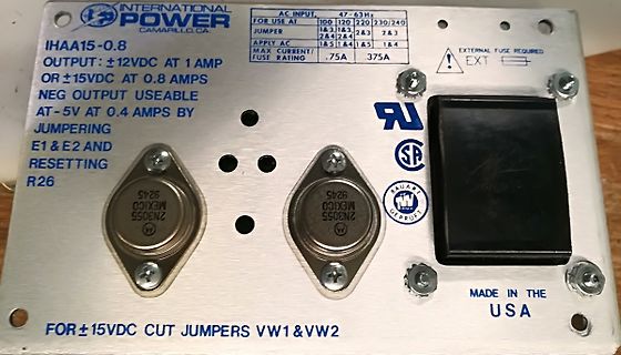 Frontplatte eines International Power Netzteils