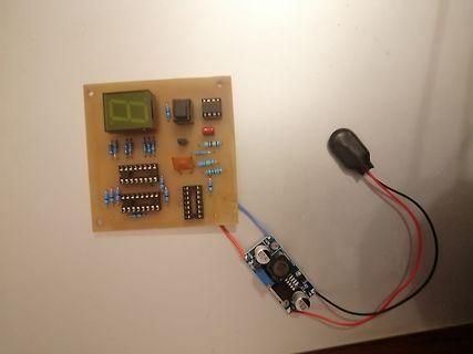 Leiterplatte mit LCD-Display und Netzteilmodul