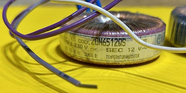 Transformator mit Typenbezeichnung