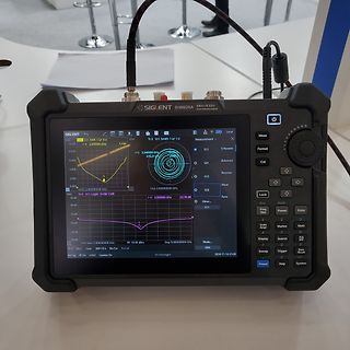Siglent SHN926A Vektornetzwerkanalysator