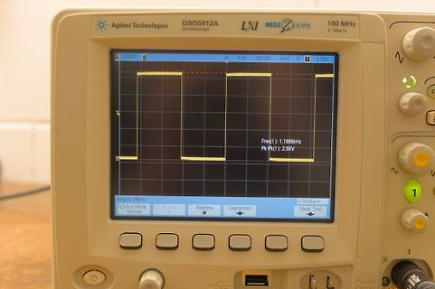 Agilent DSO5012A Oszilloskop mit Rechtecksignal