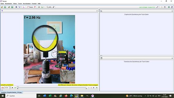 Tracker Software mit Foto eines Versuchsaufbaus