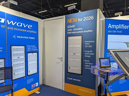 Messestand von VectaWave mit RF-Verstärkern