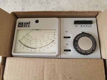 Analoges Multimeter UNI 12 e