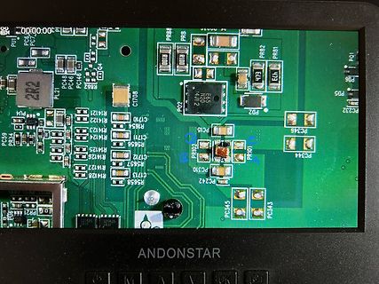 Nahaufnahme einer Leiterplatte mit SMD-Bauteilen