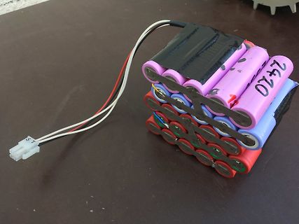 Zusammengestellter Akku-Pack aus Li-Ion Zellen