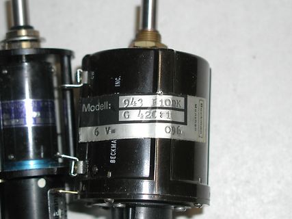 Nahaufnahme eines Beckmann Motors mit Typenschild
