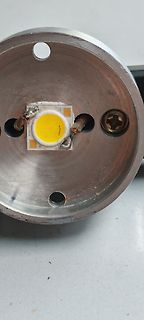 LED auf Metallgehäuse gelötet